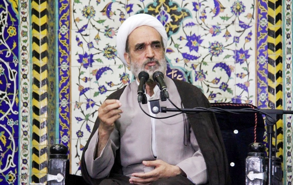 عضو مجمع روحانیون در یزد: با تبلیغ جبهه نمی توان شهید تربیت کرد/ علما، ریشه درخت اسلامند، شهدا میوه 