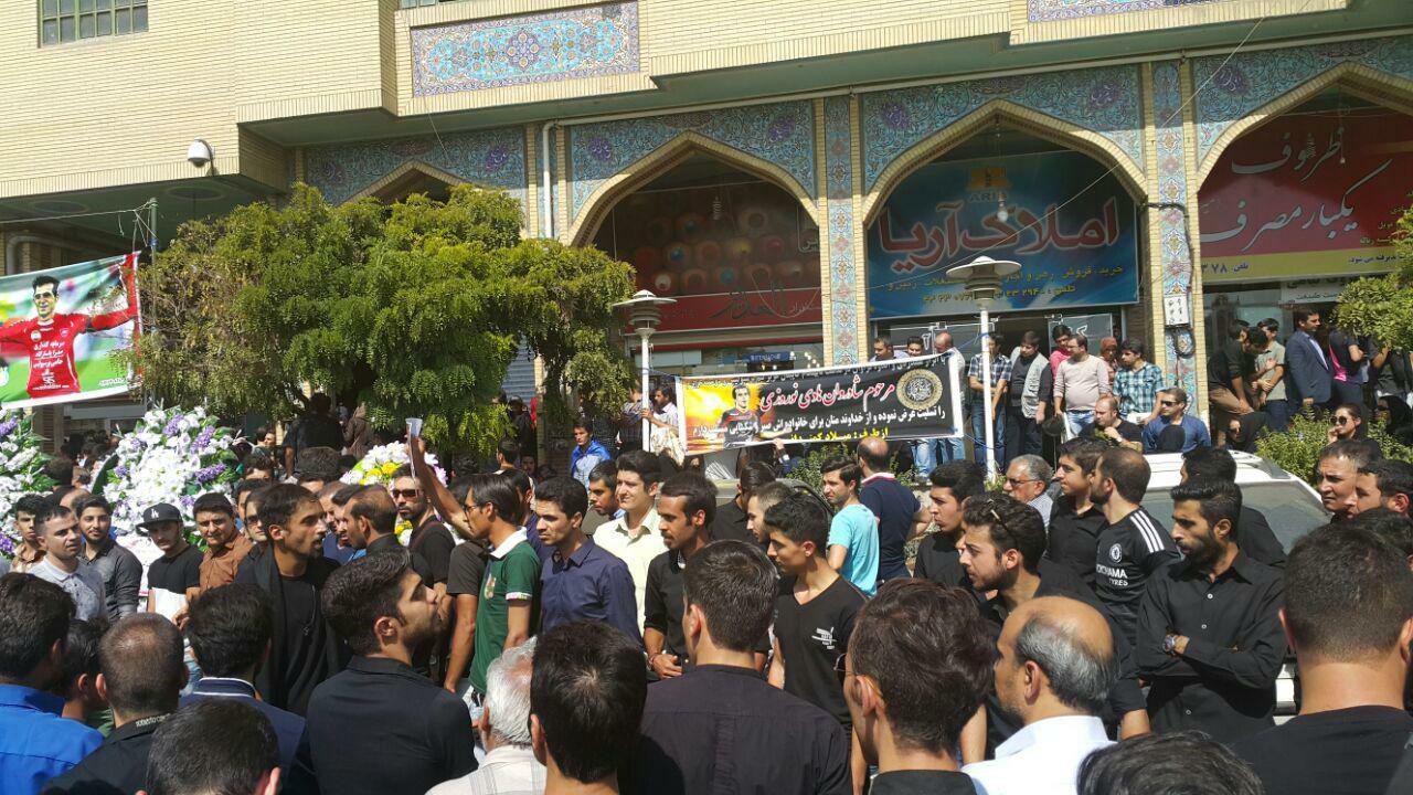 حاشیه هایی از مراسم یادبود هادی نوروزی