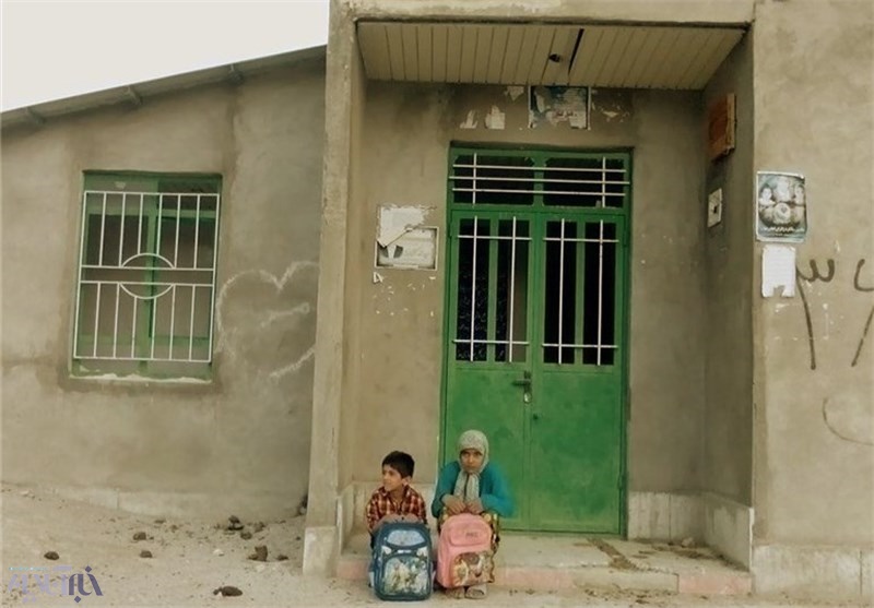 ترک تحصیل دانش‌آموزان روستاهای دلفان در نبود مدرسه