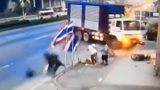 زوج خوش شانس از تصادف جان سالم به در بردند