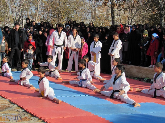 همایش پیاده روی خانوادگی بسیجیان در شوط برگزار شد