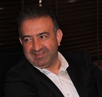 دکتر طاهری پور: تیم فوتبال اکسین را تا لیگ برتر حمایت میکنم 