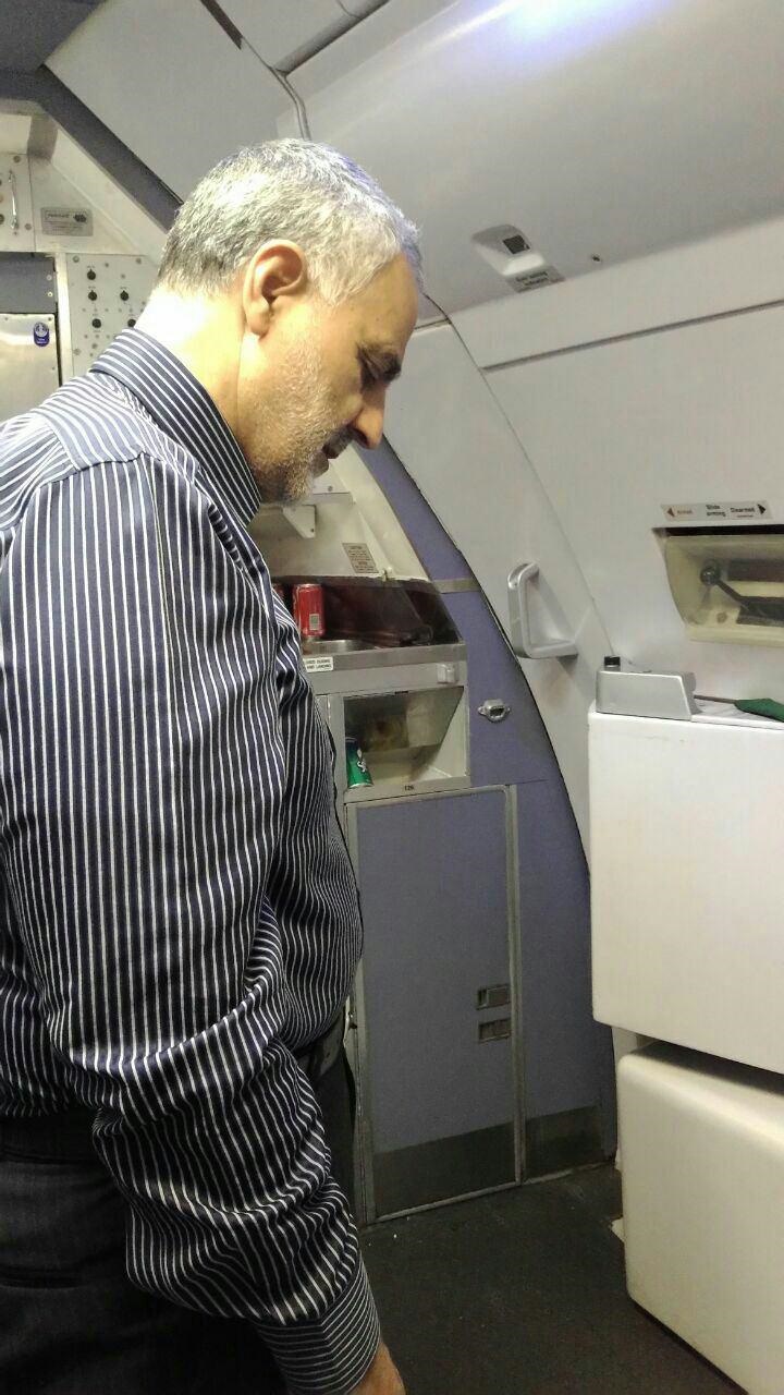 سرلشکر سلیمانی در هواپیما /عکس