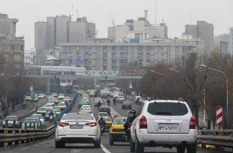 سهم شهرداری در آلودگی‌ هوای تهران چقدر است؟/ مردم تاوان تراکم فروشی و اتوبان سازی را می‌دهند