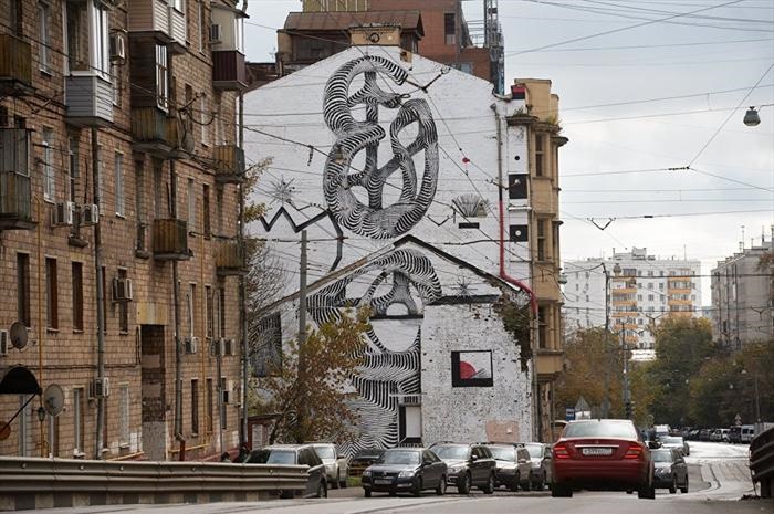 نقاشی‌های عجیب بر ساختمان‌های مسکو