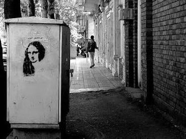 گفت‌وگو با یک گرافیتی‌کار: قهرمان خیابان‌های تهرانم / تصویر شهید غواص که پاک شد، اشکم درآمد