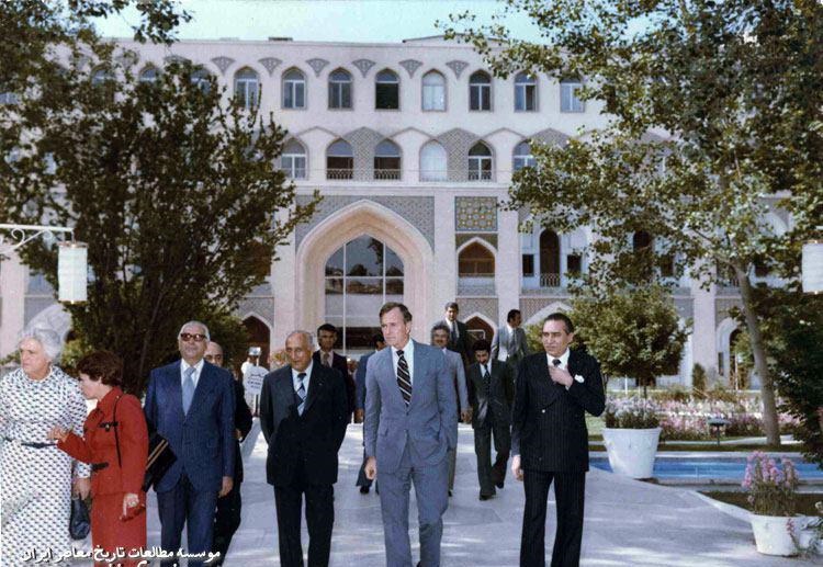 جرج بوش پدر ،مهمان رئیس ساواک پهلوی/ تصاویر