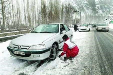 بارش برف و باران در جاده های نیمی از استانهای کشور