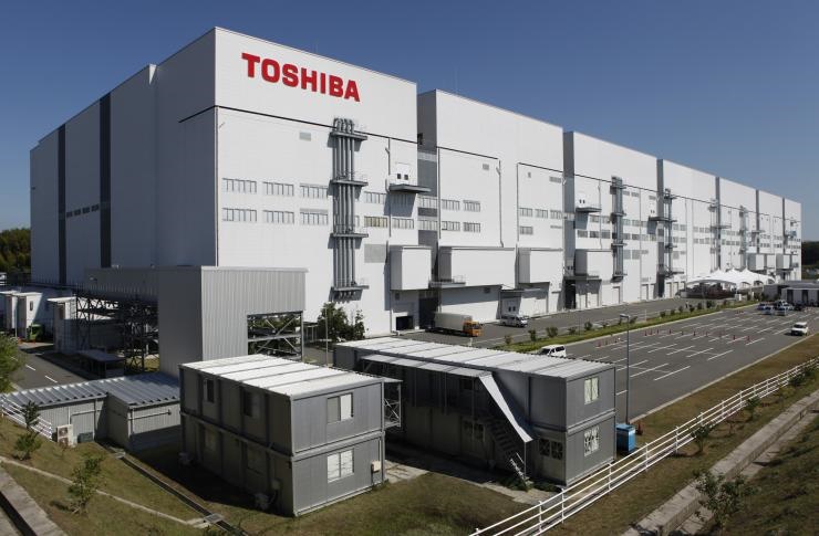 خرید کارخانه حسگرهای تصویری توشیبا توسط سونی / ادغام واحد رایانه توشیبا با فوجیتسو و وایو
