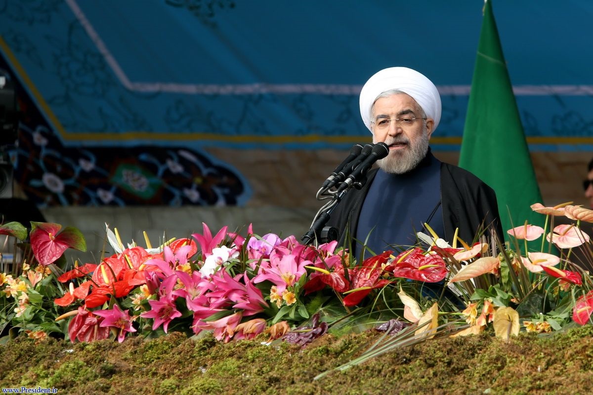 روحانی: در پای میز مذاکره از استقلال‌مان دفاع  خواهیم کرد/هیچ خیانتی بالاتر از خیانت پشت جبهه نیست