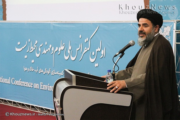 امام جمعه موقت اهواز: مساله گرد وغبار در خوزستان نباید سیاسی شود/ وزارت نفت به خوزستان توجه کند