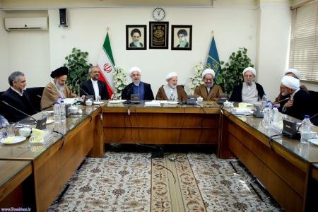  روحانی: تخریب و توهین از مصادیق منکر است/ دولت به اقتصاد مقاومتی ملتزم است 