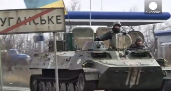 یورونیوز با پخش این تصاویر از نبردی سنگین در شرق اوکراین خبر داد