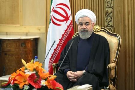 عیادت نوروزی رئیس جمهور ازسالمندان وجانبازان/ روحانی: جانبازان همواره به مادرس فداکاری وصبر داده اند
