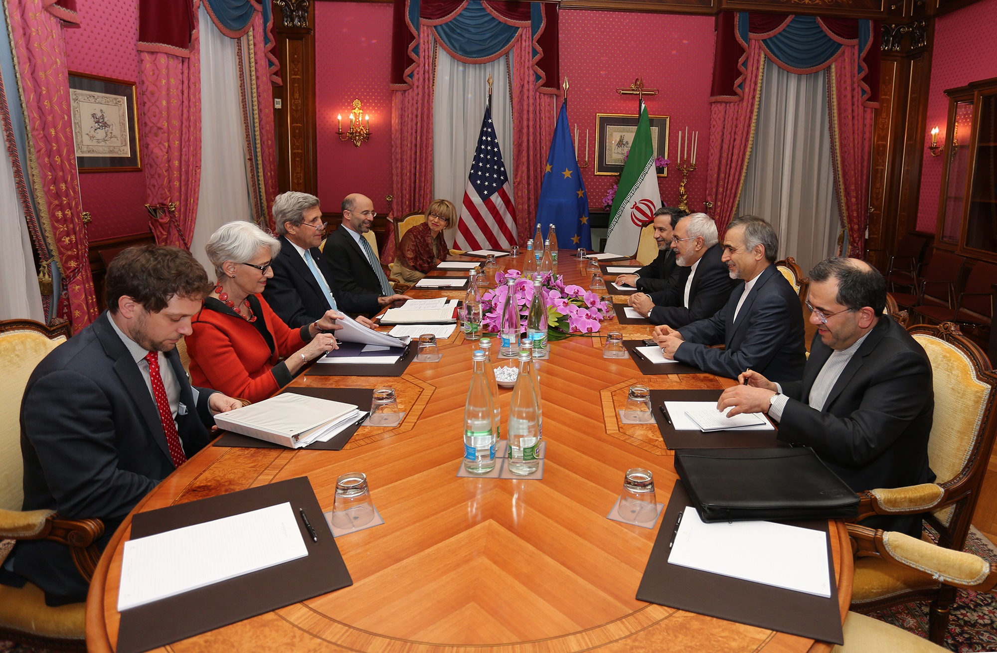اتحادیه اروپا و آمریکا درباره توافق هسته ای بیانیه صادر کردند: وقتش شده ایران تصمیم بگیرد