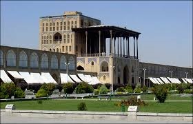 آقایان مسئول!مرمت بی پایان بناهای تاریخی اصفهان کی به پایان می‌رسد؟!