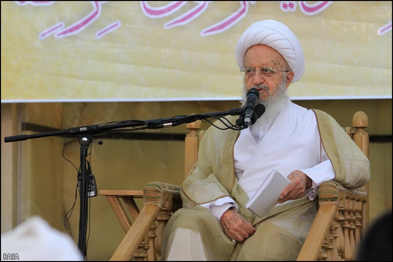 آیت الله مکارم شیرازی: رفتن به عمره فعلا حرام نیست/ منتظریم ببینیم سعودی ها چه می کنند