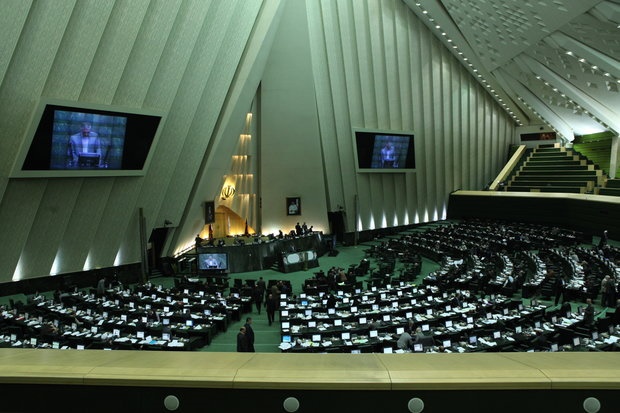 طرح توقف مذاکرات هسته ای با 80 امضا به هیئت رییسه مجلس رفت