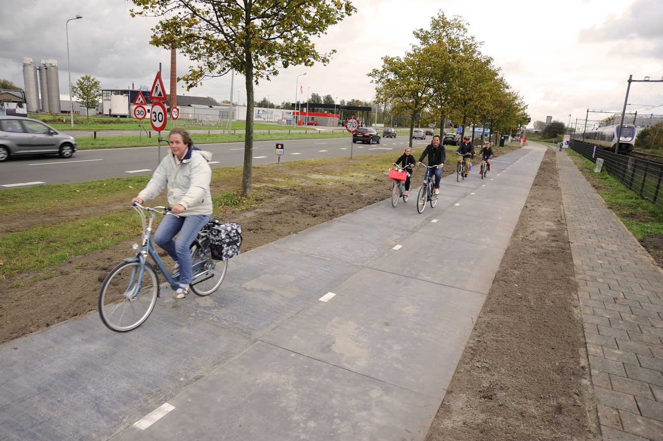 اولین جاده دوچرخه سواری تولید برق در هلند را ببینید