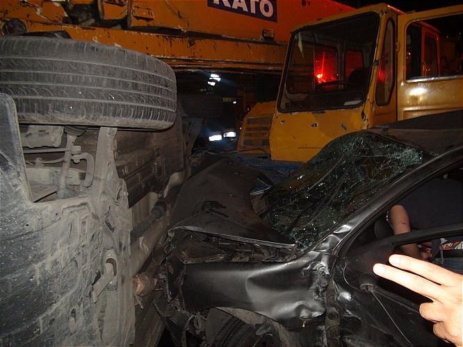 تصادف جرثقیل با 8 خودرو در پاسداران/ مرسدس، ۲۰۶، اسپرتج، پرشیا و سوناتا له شدند