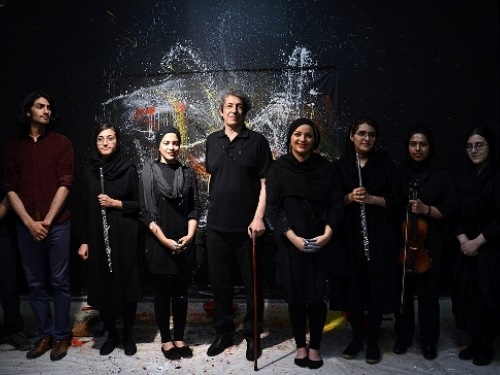 آفتابه لگن براى موسیقى، جارو براى نقاشى / کار متفاوت مشایخی در یک گالری