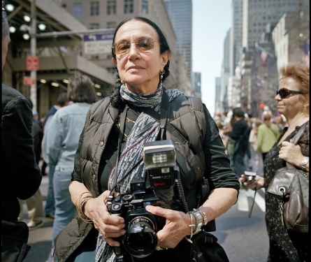 زنی که دل و جرات عکاسی از همه جا را داشت / عکاس تنهایی غمگین آدم ها