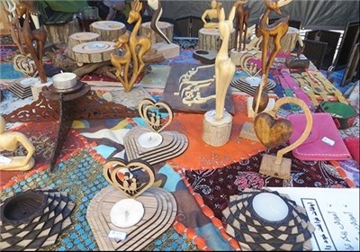 بازارچه صنایعدستی قم در پارکینگ شرقی حرم حضرت معصومه(س) برپا شد بازارچه صنایعدستی قم در پارکینگ شرقی حرم حضرت معصومه(س) برپا شد