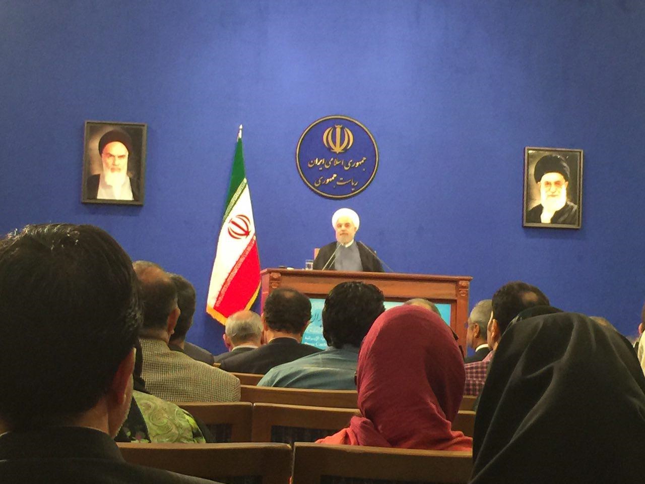 روحانی:نه علام الغیوبیم که آینده را پیش بینی کنیم نه قدرت مطلق که همه مشکلات دنیا را حل کنیم/9
