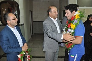استقبال مدیرکل ورزش و جوانان آذربایجان غربی از نائب قهرمان وزنه برداری جوانان جهان