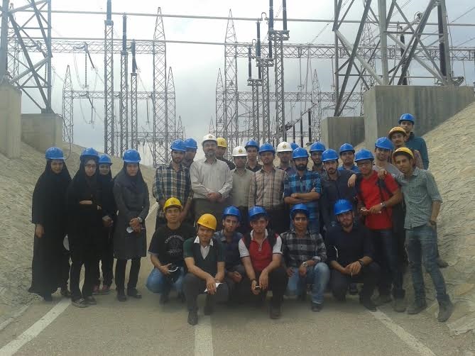 بازدید دانشجویان از تاسیسات انتقال و فوق توزیع برق شرکت برق منطقه ای سمنان 