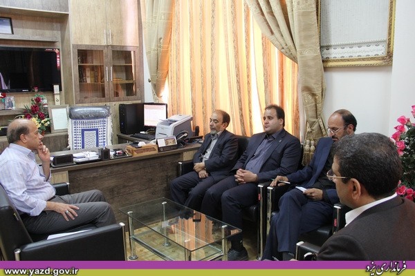 سرپرست دانشگاه پیام نور استان با فرماندار یزد دیدار کرد