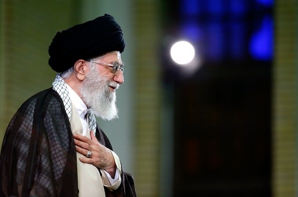 رهبر انقلاب: حادثه هفتم تیر قدرت رسوخ انقلاب در اعماق جامعه را برای دشمنان آشکار کرد