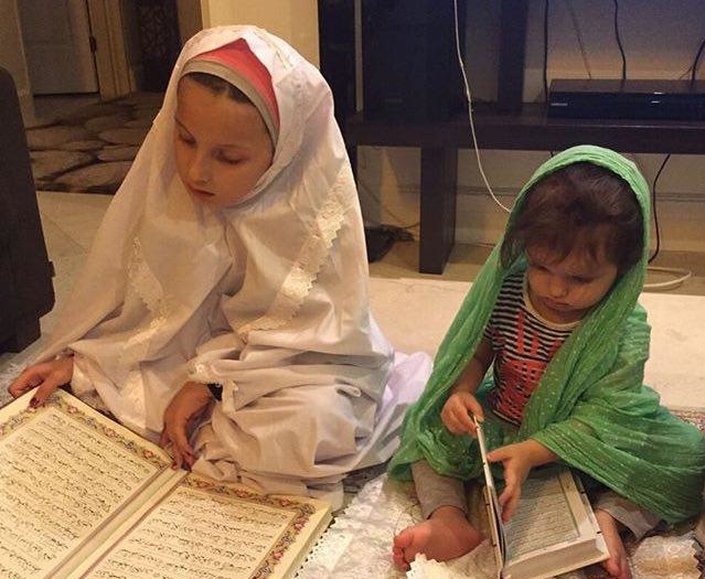 بنگر و هیجان انتشار عکس دخترانش در حال خواندن قرآن مجید