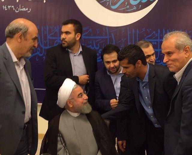 تشبیه جالبی که خنده رئیس جمهور را به همراه داشت/«عجب تیمی بستی آقای روحانی!»