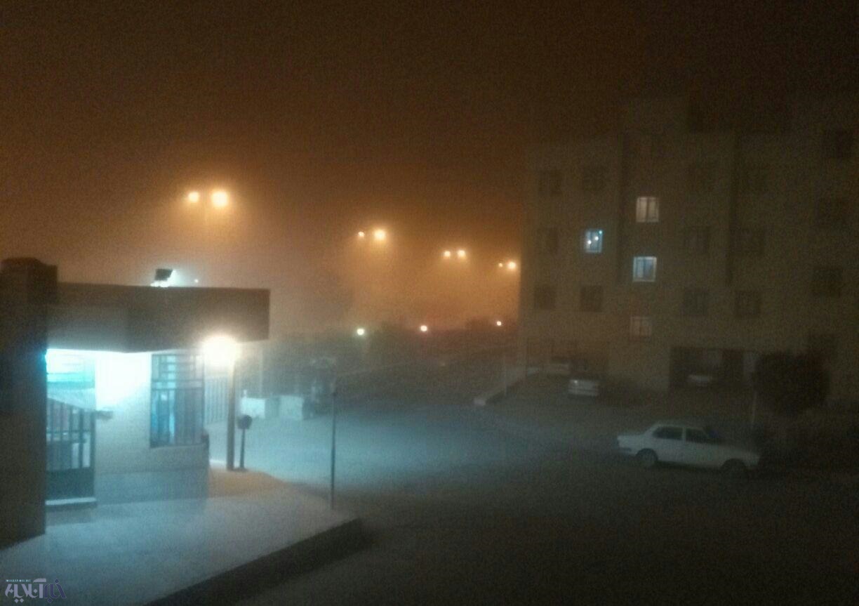 سرعت طوفان بامداد امروز یزد 90 کیلومتر در ساعت بود