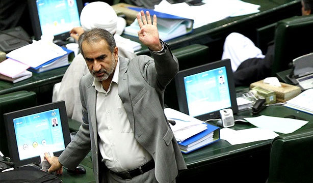 نماینده شیراز:نمی خواستیم استعفا دهیم، می خواستیم به هیات رئیسه برای استیضاح وزیر کشور فشار بیاوریم 