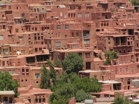 وقنی مناطق ویژه گردشگری بلای جیب مسافران می‌شود/عرضه هندوانه و بستنی با برند تهران در ابیانه!