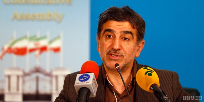 سخنگوی کمیسیون اصل نود: سه سال قبل گزارش تخلفات رحیمی و بقایی به احمدی نژاد داده شد اما او توجه نکرد