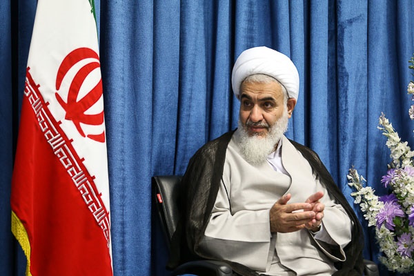 نماینده ولی فقیه در قزوین : اجرای اقتصاد مقاومتی در اولویت قرار گیرد