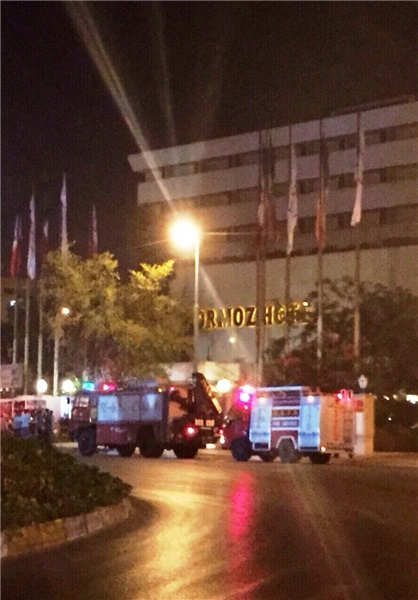 دومین آتش سوزی در بندرعباس طی24 ساعت/آتش در هتل هرمز جان یک آتش نشان را گرفت