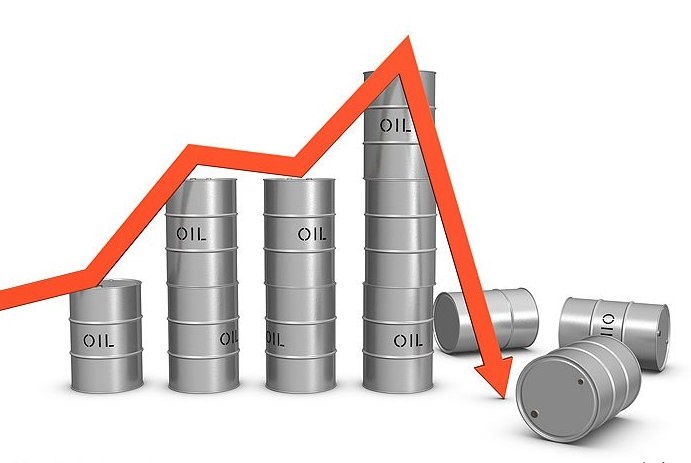 سقوط قیمت نفت به پایین‌ترین سطح 6.5 سال گذشته/ چرا دوباره نفت ارزان شد؟