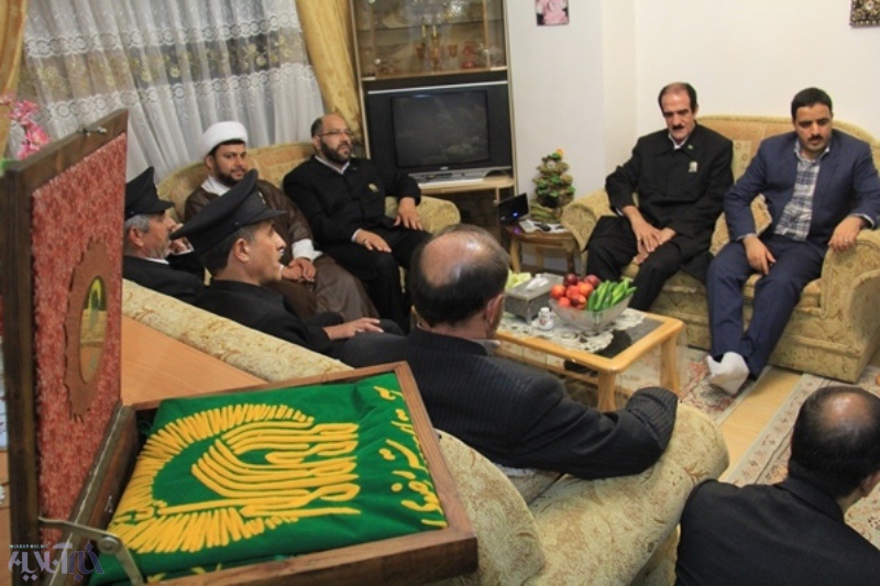 سرازیر شدن اشک شوق سالمندان فردوس از دیدار خدام بارگاه امام رضا(ع)