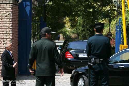 تصاویری از بازگشایی سفارت انگلیس در تهران