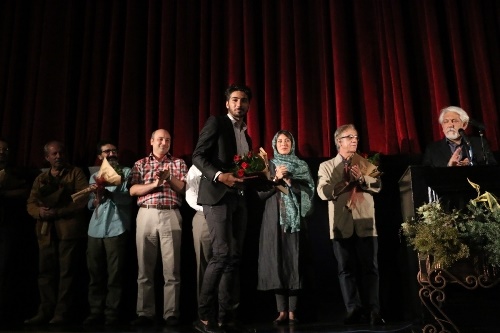 مهتاب کرامتی و سازندگان «مزارشریف» در مراسم رونمایی از فیلم