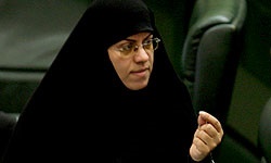 خواهر سرداران شهید آجرلو: برخی تفکرات، تهدید بزرگی برای انقلاب است خواهر سرداران شهید آجرلو: برخی تفکرات، تهدید بزرگی برای انقلاب است
