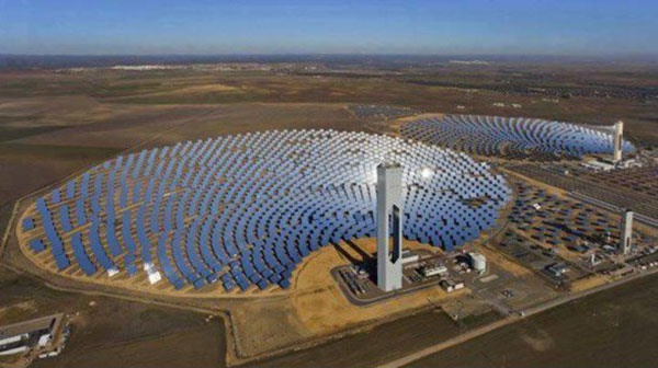 پاکستانی‌ها در حال ساخت بزرگترین نیروگاه خورشیدی جهان هستند