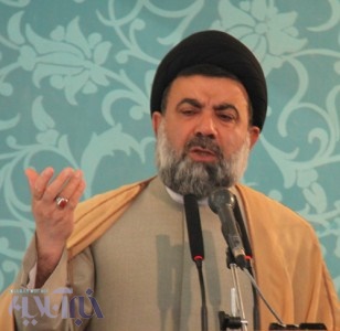 امام جمعه خرم آباد : ملت ایران با مقاومت ،امنیت و پیشرفت را بدست آورد