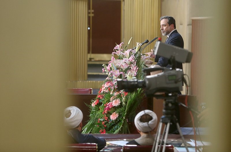 وقتی عراقچی در جلسه خبرگان حاضر شد