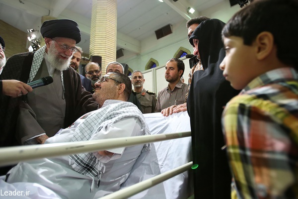 رهبر انقلاب: جانبازان تابلو و تصویری از دوران ابتلاء بزرگ ملت ایران در دوران دفاع مقدس هستند