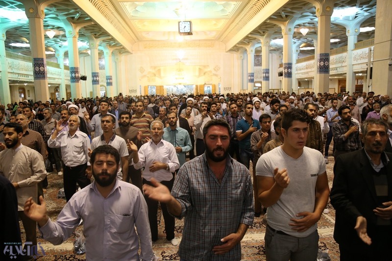 مراسم بزرگداشت جانباختگان منا در حرم حضرت معصومه(س) برگزار شد مراسم بزرگداشت جانباختگان منا در حرم حضرت معصومه(س) برگزار شد
